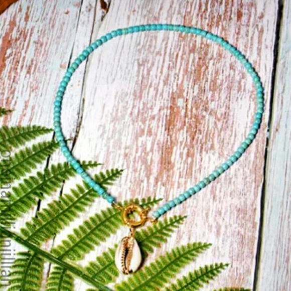 Natural Cowrie Shell Necklace - Picture 5 of 8